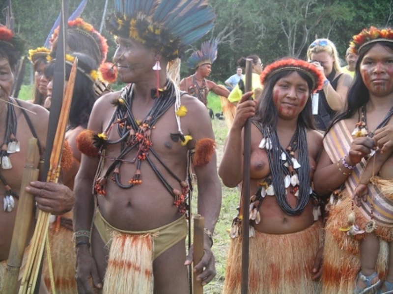 Índios em celebração