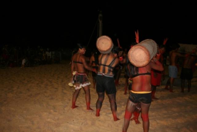 Corrida Feminina com Toras