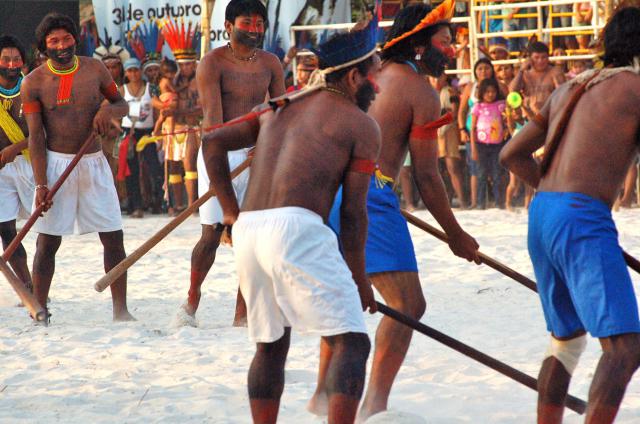 índios jogando ronkrã