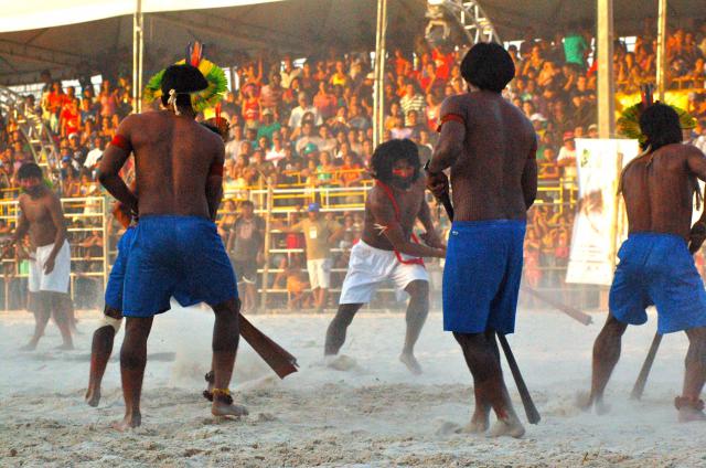 índios jogando ronkrã