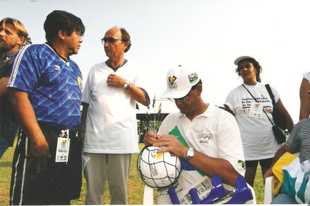 Técnicos e auxiliares na arena 1