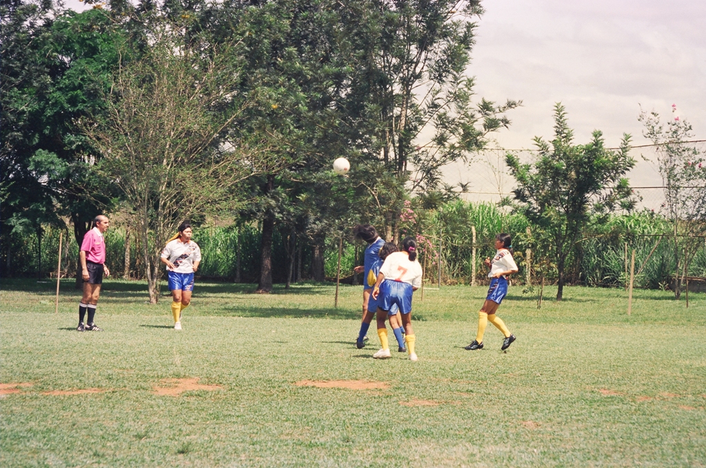 Brincando de futebol