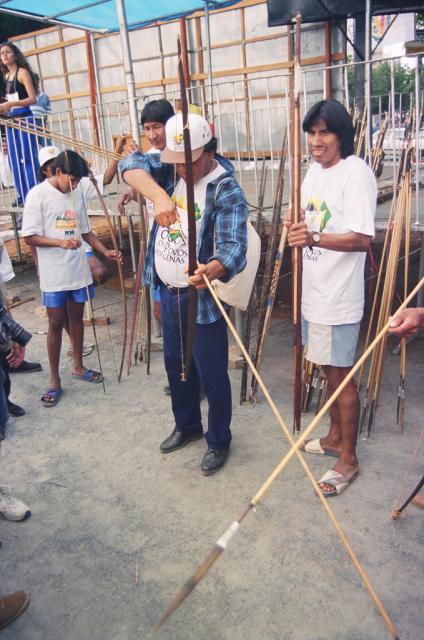 Índios manusenado arcos