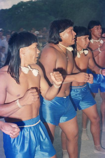 índios em ritual