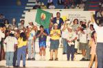 índios no pódio com medalhas