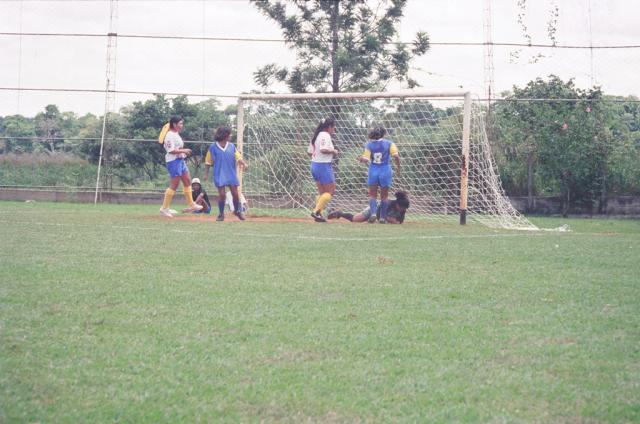 índias jogando futebol