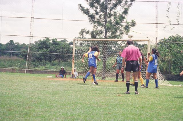 índias jogando futebol