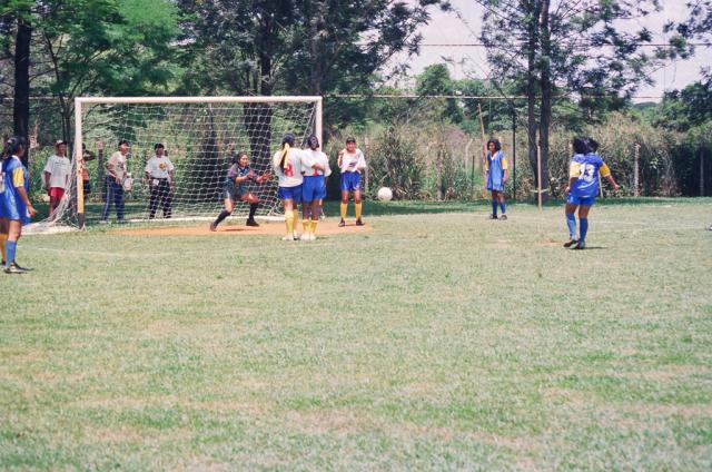 índias jogando futebol