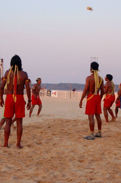 Índios jogando peteca