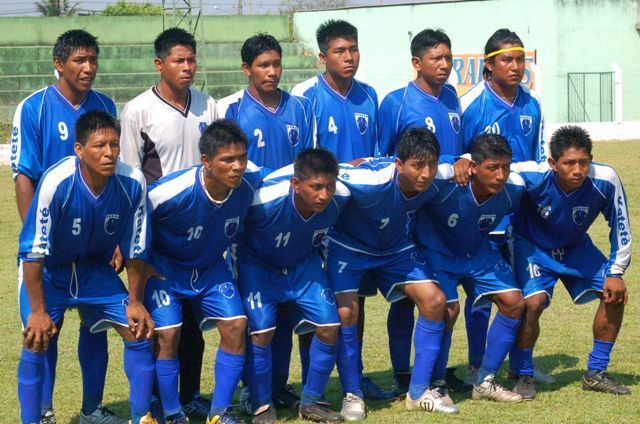 Time masculino de futebol indígena