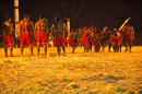 índios reunidos em ritual