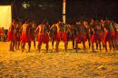 índios reunidos em ritual