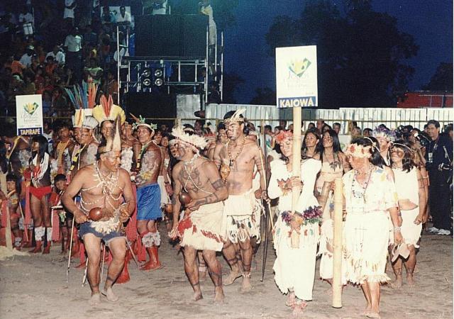 Índios em apresentação de times