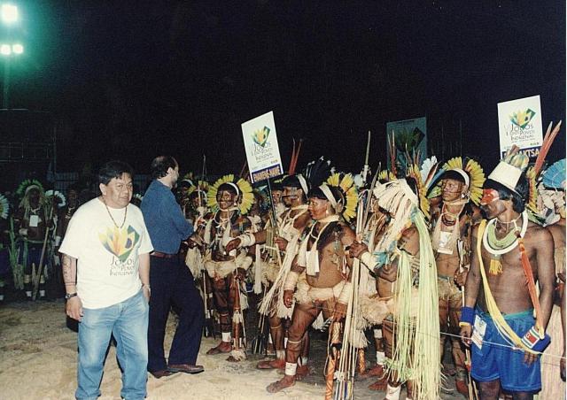 Índios em apresentação de times