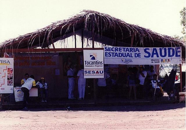 Tenda com faixas