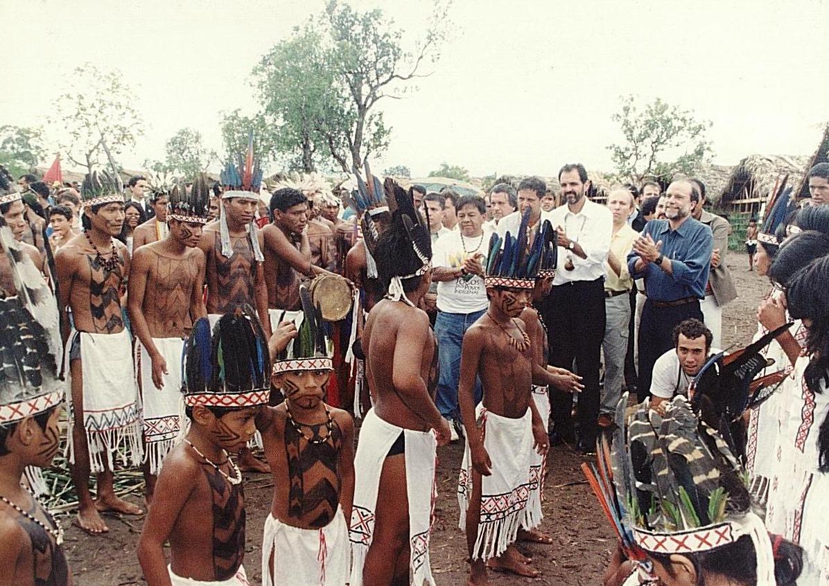 Índios em ritual