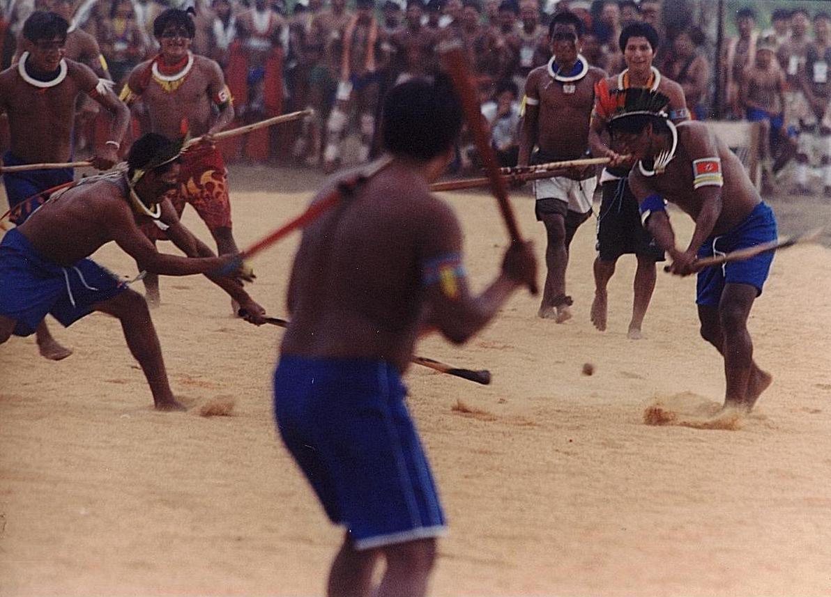 Índios jogando ronkrã