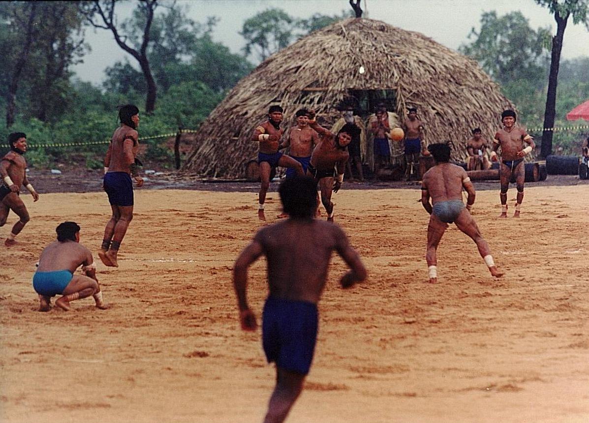 Índios jogando xikunahaty