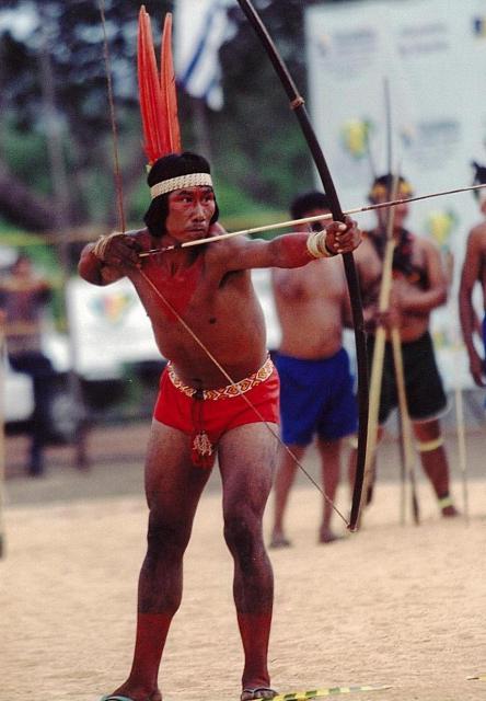 Índio atirando flecha