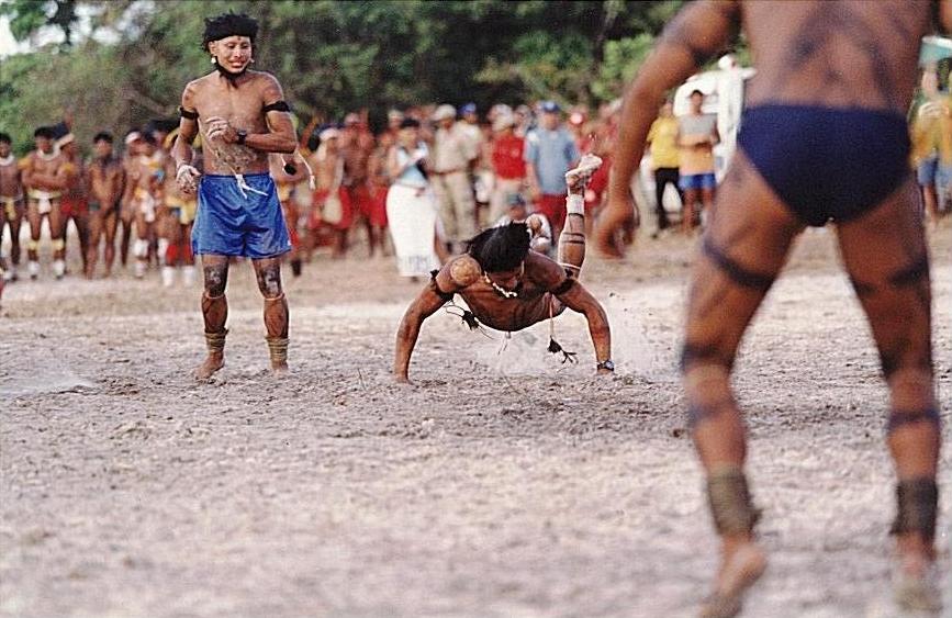 Índios jogando xikunahaty