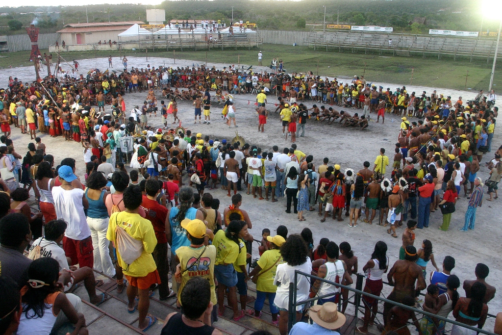 disputa de cabo de força na arena