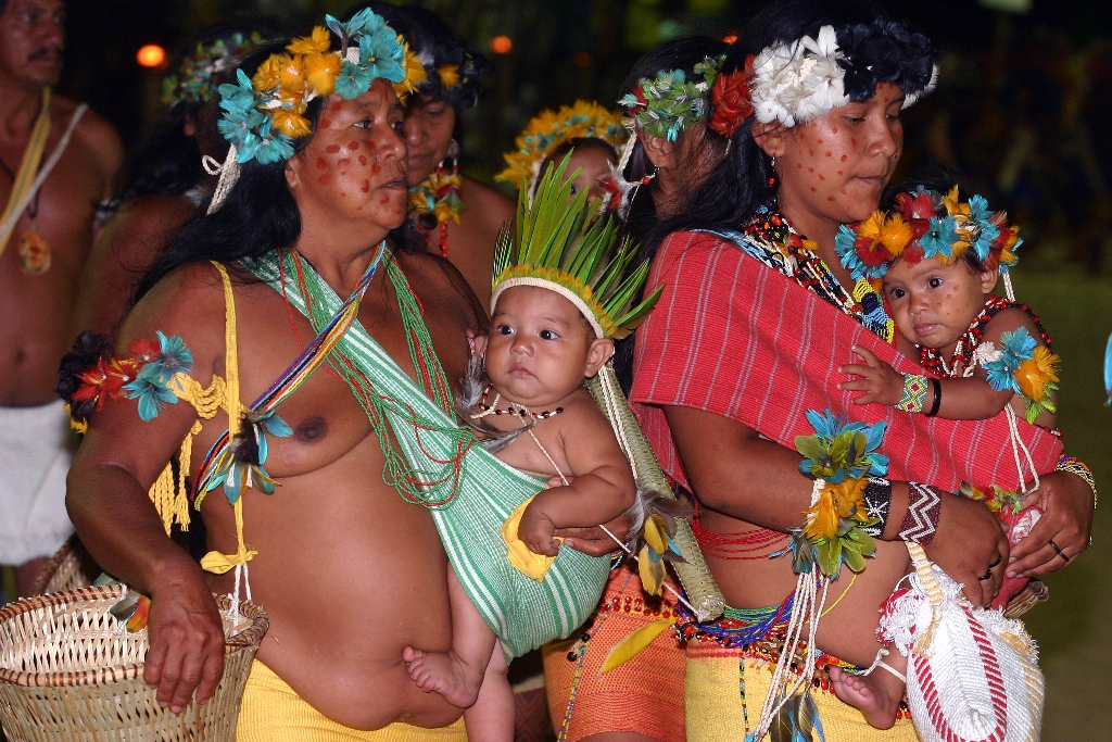 Índios e organizadores dos jogos